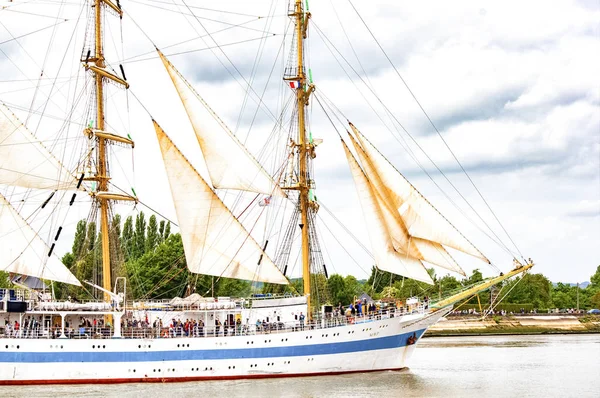 「セーヌ川」の船船シップ・アルマダパレード展 — ストック写真