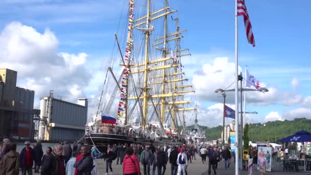 Exposición Internacional Los Veleros Más Grandes Goleta Fragata Barcos Marina — Vídeos de Stock