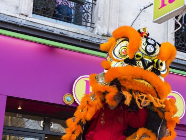 Çin yeni yılı 2019 Paris Fransa - Aslan dansı.
