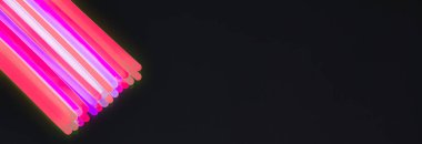 Gece partisi için kızdırma çubukları yeni renkler