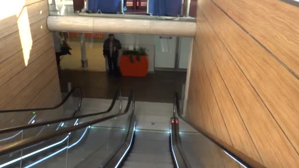 Moderne Roltrap Luchthaven Van Parijs Zonder Mensen — Stockvideo