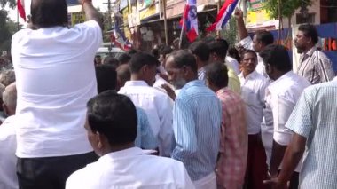 Puducherry, Tamil Nadu, Hindistan - Aralık 2018. Tanımlanamayan protestocular Tamil Nadu 'da hükümet vergisi ve harcama politikalarına karşı gösteri düzenlediler