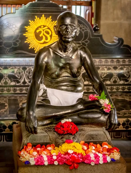 Tiruvannamalai India Marzec 2018 Posąg Zdjęcia Ścianie Ramana Maharshi Ashram — Zdjęcie stockowe