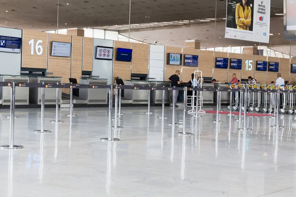 Balcões Check Aeroporto Internacional Vazios Durante Pandemia Coronavírus Covid Não — Fotografia de Stock
