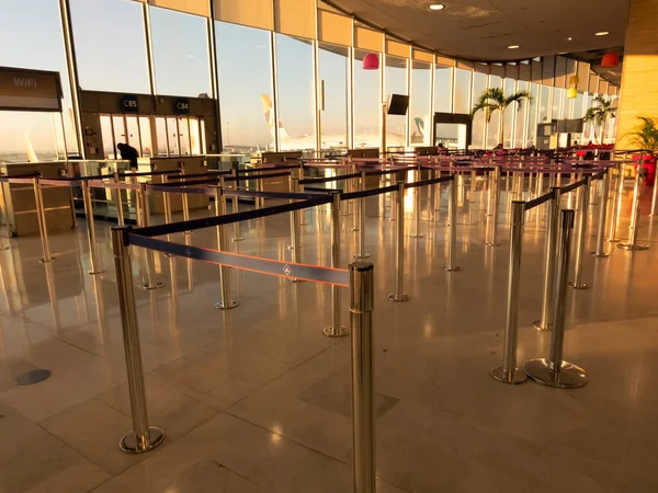 Paris França Setembro Circa 2020 Sala Partida Vazia Aeroporto Paris — Fotografia de Stock