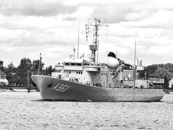 Rouen フランス June Circa 2019 アルマダ展のためにセーヌ川にある大型物流船 ゴデシアM923 ベルギー海軍 — ストック写真