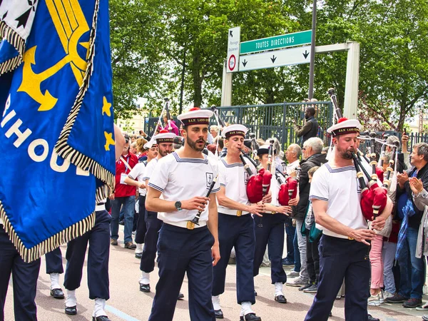 Rouen Francie June Circa 2019 Neidentifikovaní Námořníci Procházejí Ulicích Slavnosti — Stock fotografie