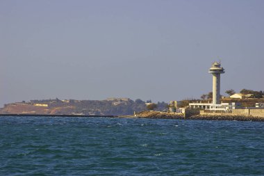 SENEGAL, AFRİKA - Mart Circa, 2016. Kayıkta, okyanusta, Goree Adası 'na gitmek için, kölelerin kullanıldığı tarihi bir yer. UNESCO Yeri