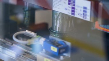 Üretim, ambalajlama teknolojisi çalışmalarını konveyör