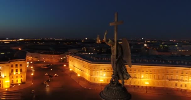 Flygfoto på Alexander Column och Palace Square i Saint-Petersburg i Ryssland. Centrum. Sightseeing. — Stockvideo
