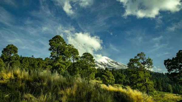 征服奥里扎巴火山在5200米高空射击 来自墨西哥的有趣照片 — 图库照片