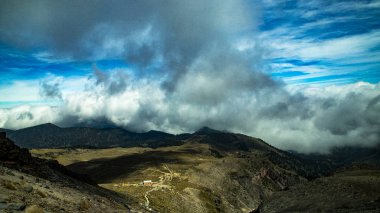 Evlenecektir volkan fethi 5200 metre yükseklikte çekim