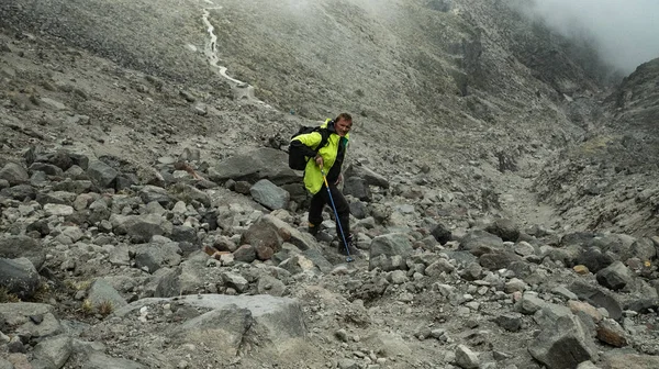 Volkan evlenecektir çekim modeli 5200 metre yükseklikte fethi