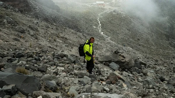 Volkan evlenecektir çekim modeli 5200 metre yükseklikte fethi