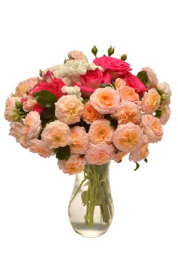 Güzel güller ve beyaz arka plan üzerinde izole vazoda civanperçemi buket. Çiçekler. Bahar. Düz yatıyordu, en iyi görünüm. Seviyorum. Sevgililer günü. Paskalya. Düğün kartı. Nesne