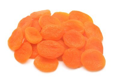 Beyaz arka planda izole kuru kayısı meyve yığını. Üst v