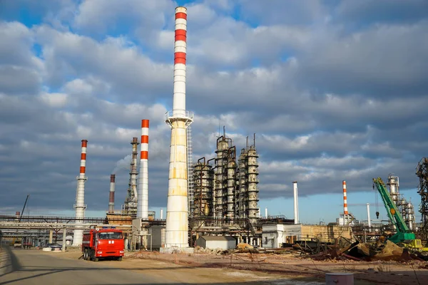 Eliminación Instalación Tecnológica Para Fabricación Productos Petrolíferos Ligeros Una Refinería — Foto de Stock