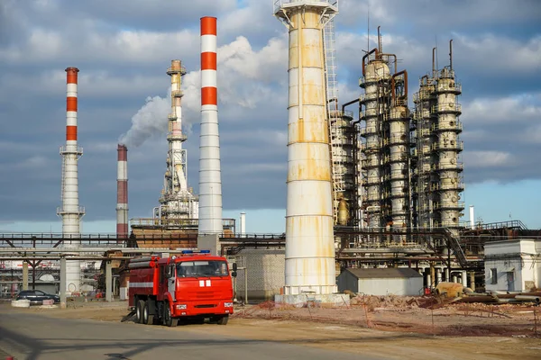 Eliminación Instalación Tecnológica Para Fabricación Productos Petrolíferos Ligeros Una Refinería —  Fotos de Stock