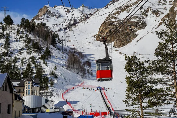 Velha Cabine Teleférico Azau Glade Prielbrusye Snowblower Peaks Mount Elbrus — Fotografia de Stock