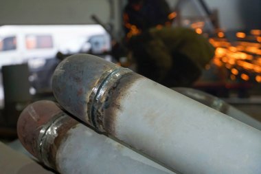 Rusya 'da bir petrol rafinerisi için yeni Du100 boru hattının kaynaklı eklem                              