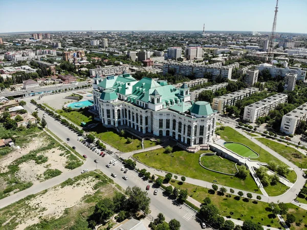 Astrakhan Devlet Opera ve Baletiyatrosu. Yukarıdan görüntüleyin. Russi