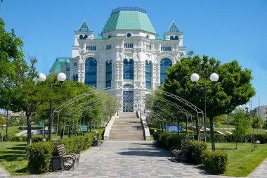 Astrakhan, Rusya - 15 Haziran 2019: Opera'nın havadan görünümü ve 