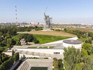 Volgograd, Rusya Volgograd tarihi ve anıt kompleksi Mamaev Kurgan (Stalingrad), heykel Anavatan! İskelede onarım devam ediyor