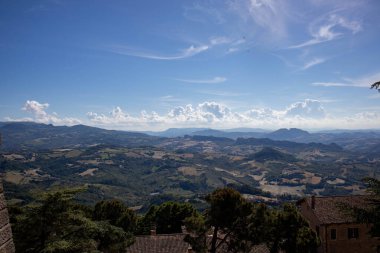 San Marino şehrinin antik kesiminden Panorama