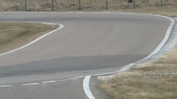 Pista para karting en vacaciones — Vídeo de stock