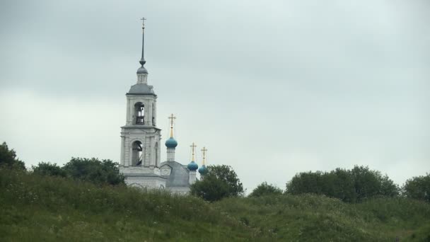 Panoramische video van de oude kerk — Stockvideo