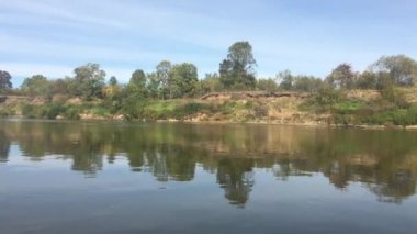 Nehir bankaları tekneden görünümü