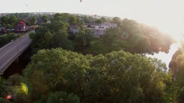 Пейзажне аерофотозйомка - сонячний ранок — стокове відео