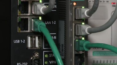 İş videosundaki Bilgisayar Lan kabloları
