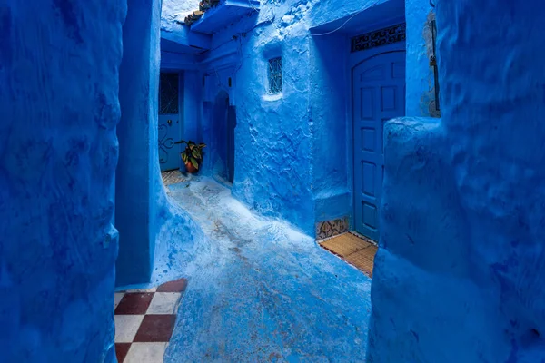 Chefchaouen Medina 'da geleneksel mavi evler, tipik evleri ve binalarıyla mavi şehir olarak bilinir.