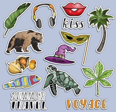 Yaz tatil renkli çıkartmalar ayarlayın. Yolculuk ve seyahat kavramı
