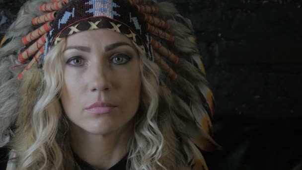 Close-up van portret van Native American Women — Stockvideo