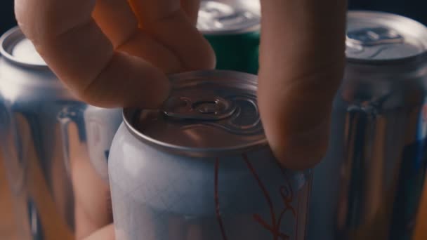 Ouverture non marquée Soda canette de pétillant Cola avec son — Video
