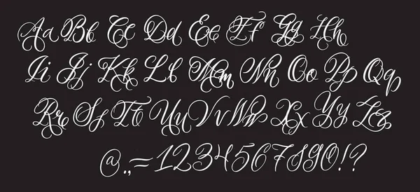 Handgezeichnete Schrift auf schwarzem Hintergrund. gemalte Vektorzeichen: Klein- und Großbuchstaben. Typografie-Kursivalphabet für Ihre Entwürfe: Logo, Schrift, Karte, Poster — Stockvektor
