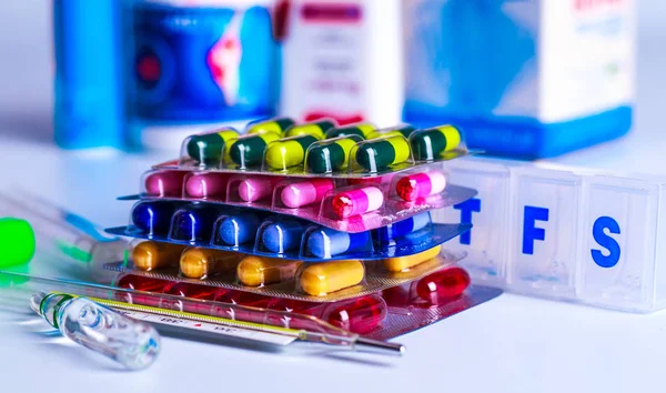 Medicijn Recept Voor Behandeling Medicatie Farmaceutisch Geneesmiddel Genezing Container Voor — Stockfoto