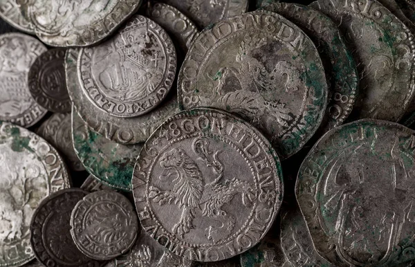 Veduta Ravvicinata Delle Monete Argento Medievali Europee Adatto Uno Sfondo — Foto Stock