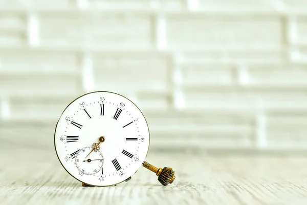 Στυλ ρετρό ρολόι μετράει. Έννοια του χρόνου, ιστορία, επιστήμη, μου — Φωτογραφία Αρχείου