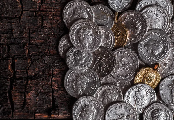 Αρχαίο κέρμα της Ρωμαϊκής Αυτοκρατορίας. — Φωτογραφία Αρχείου