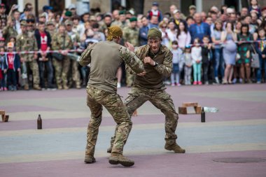 Khmelnitsky. Ukrayna. 23 Mayıs 2019 Ukrayna kolunun askerleri