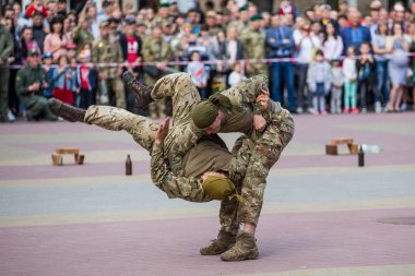 Khmelnitsky. Ukrayna. 23 Mayıs 2019 Ukrayna kolunun askerleri