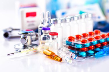 Tedavi ilaç tedavisi için ilaç reçete. İlaç doktor