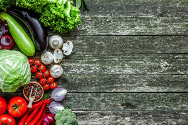 Sağlıklı yiyecekler. Sebze ve meyveler. organik sebze ahşap. T