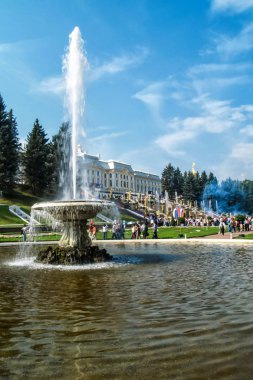 Peterhof, Rusya- 18 Eylül 2018, Pertergof'ta Büyük çağlayan