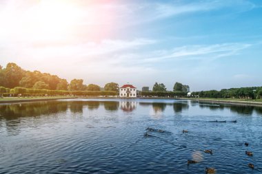 Peterhof, Rusya- 18 Eylül 2018, Pertergof'ta Büyük çağlayan