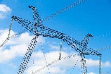 elektrik dağıtım istasyonu. yüksek gerilim elektrik transmisi