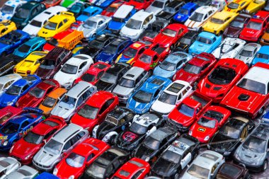 Londra, İngiltere - 12. Haziran, 2019 : Renkli oyuncak araba col grubu